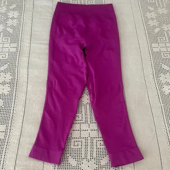 Lululemon Zone In Crop Ultra Violet size 6 rare